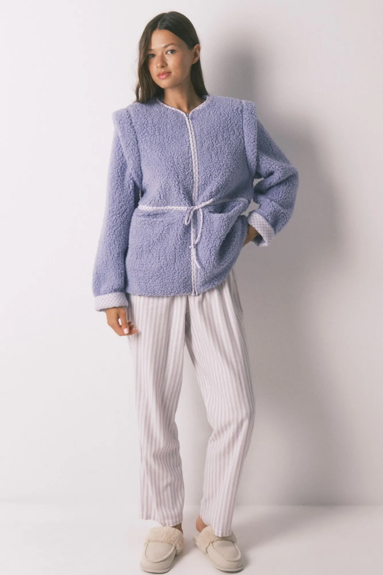 Mujer Women'secret Batas>Bata corta borreguito lila