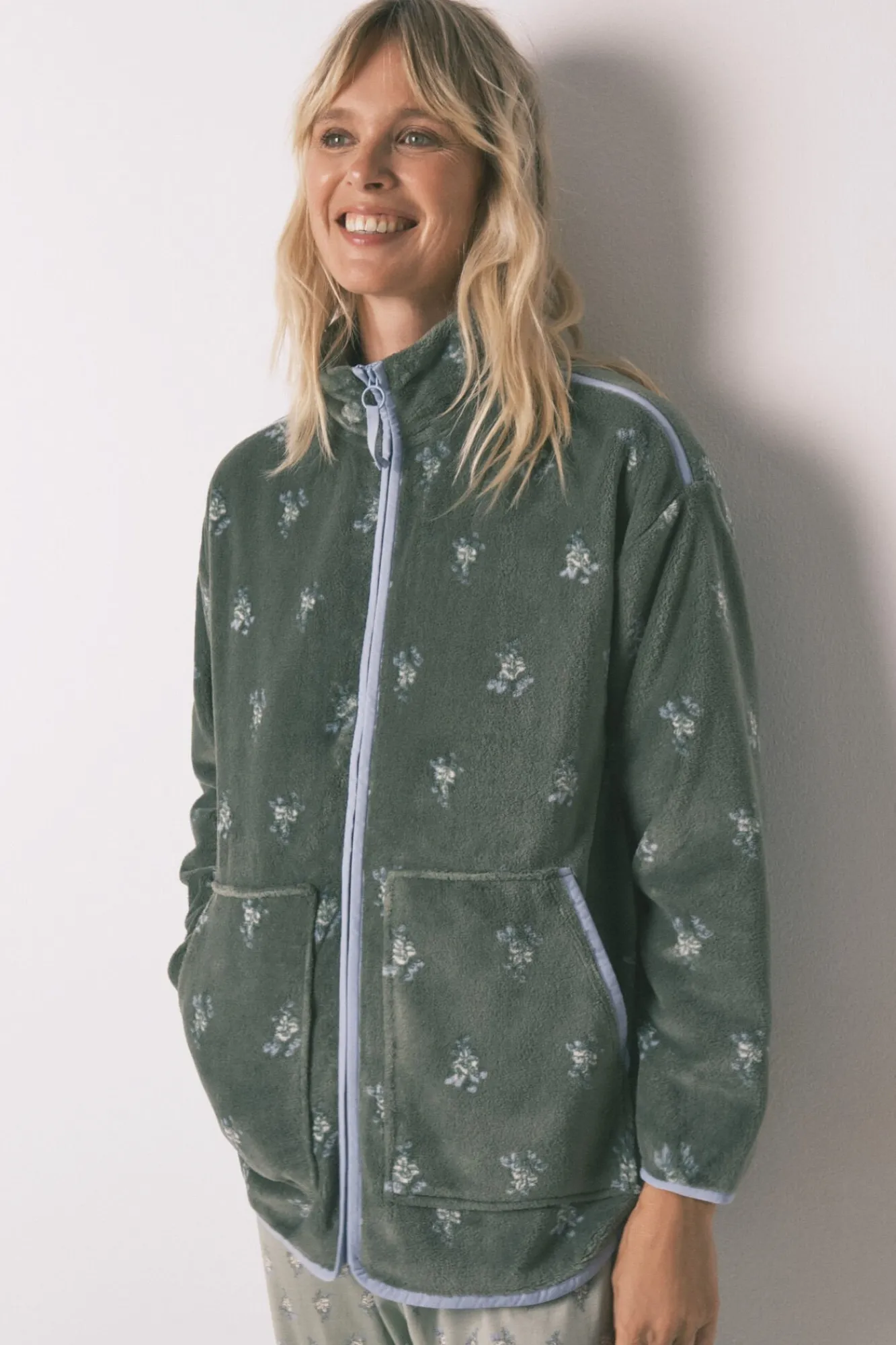 Mujer Women'secret Batas>Bata corta polar flores