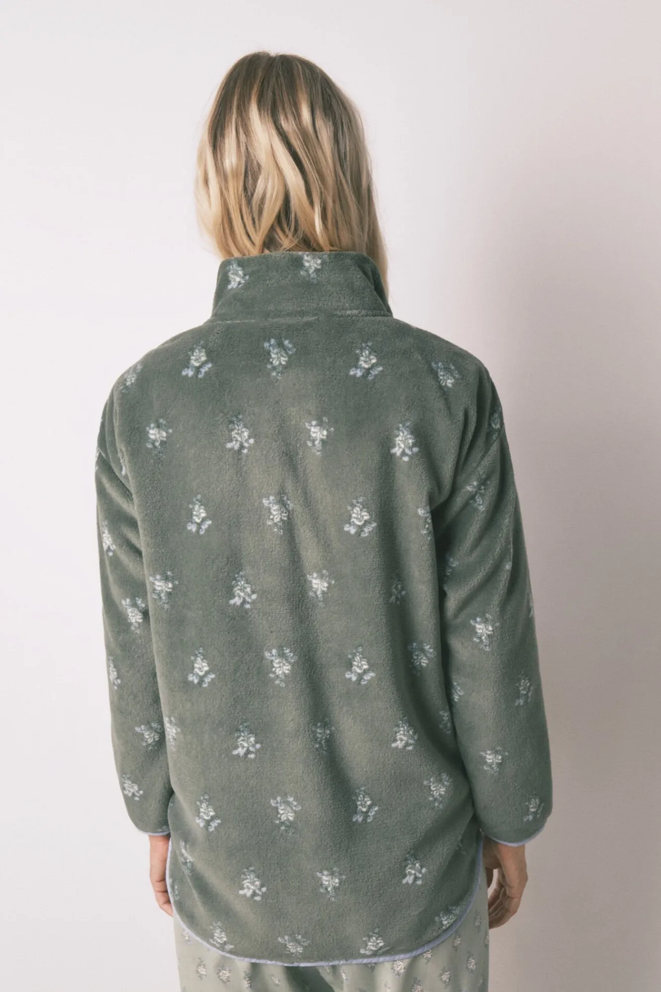 Mujer Women'secret Batas>Bata corta polar flores