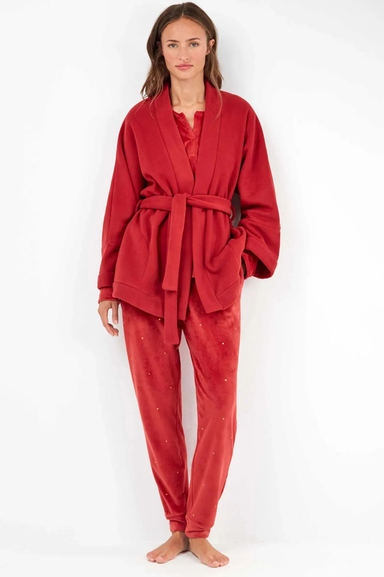 Mujer Gisela Batas>Bata pelo color rojo