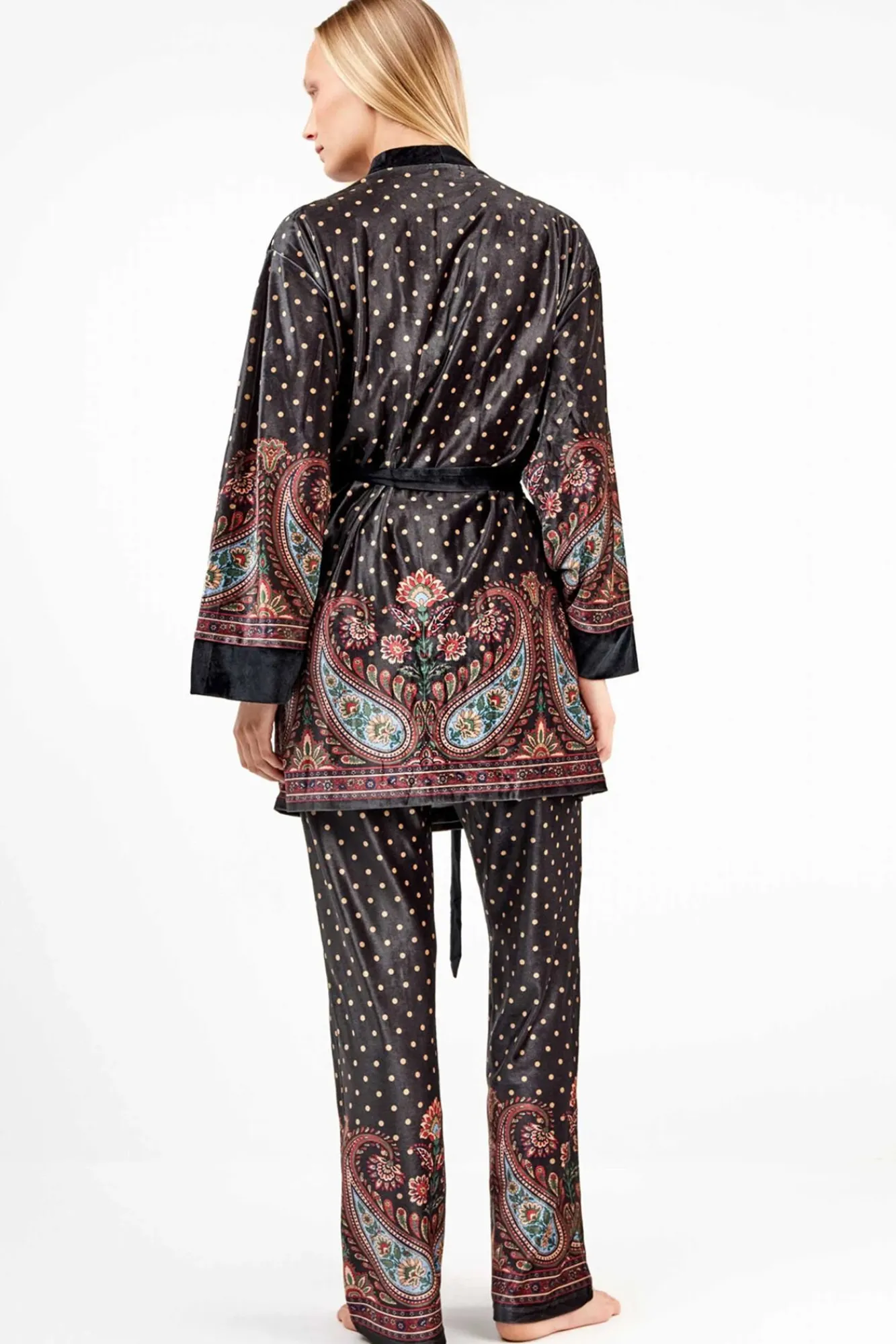 Mujer Gisela Batas>Bata tipo kimono terciopelo