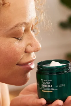 The Body Shop Cosmética Corporal>Body Yogurt de Leche de Almendras 200ml