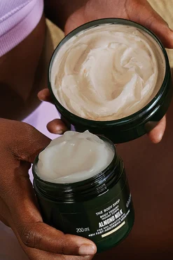 The Body Shop Cosmética Corporal>Body Yogurt de Leche de Almendras 200ml