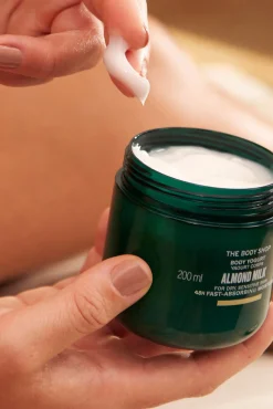 The Body Shop Cosmética Corporal><noscript><img width=