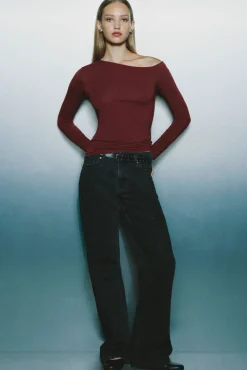 Mujer Springfield Camisetas>Camiseta ajustada escote asimétrico