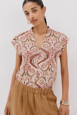 Mujer Cortefiel Camisetas>Camiseta estamapda escote pico fruncido