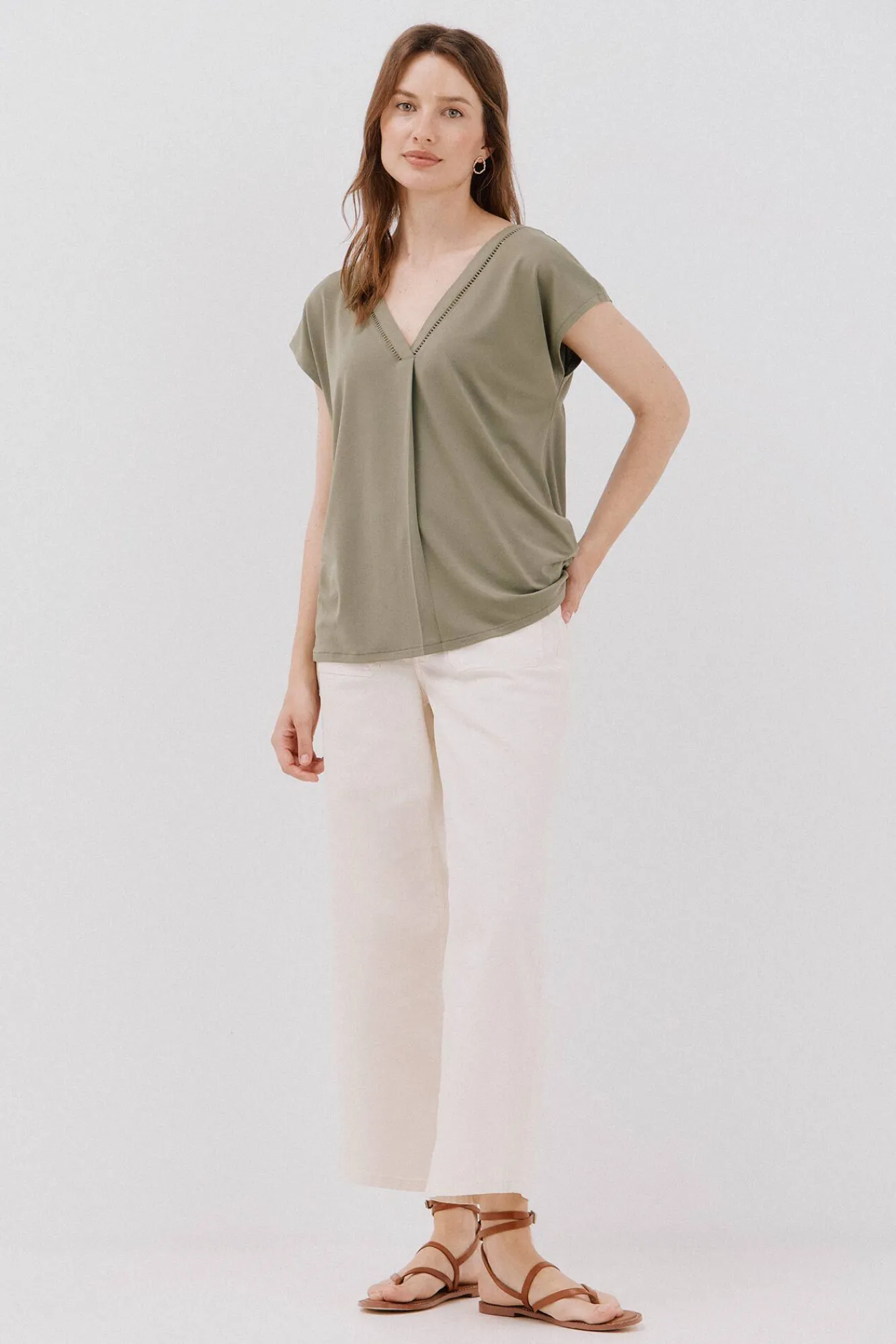 Mujer Cortefiel Camisetas>Camiseta pico con detalle puntilla