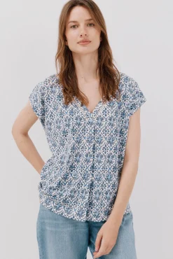 Mujer Cortefiel Camisetas>Camiseta pico con detalle puntilla