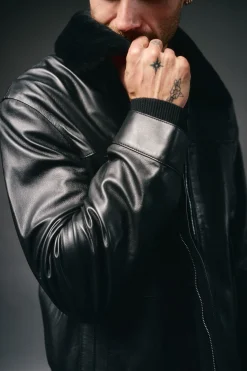 Hombre OOTO Chaquetas><noscript><img width=