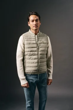 Hombre OOTO Chalecos|Plumíferos Ligeros><noscript><img width=