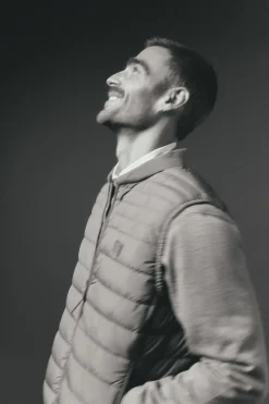 Hombre OOTO Chalecos|Plumíferos Ligeros><noscript><img width=