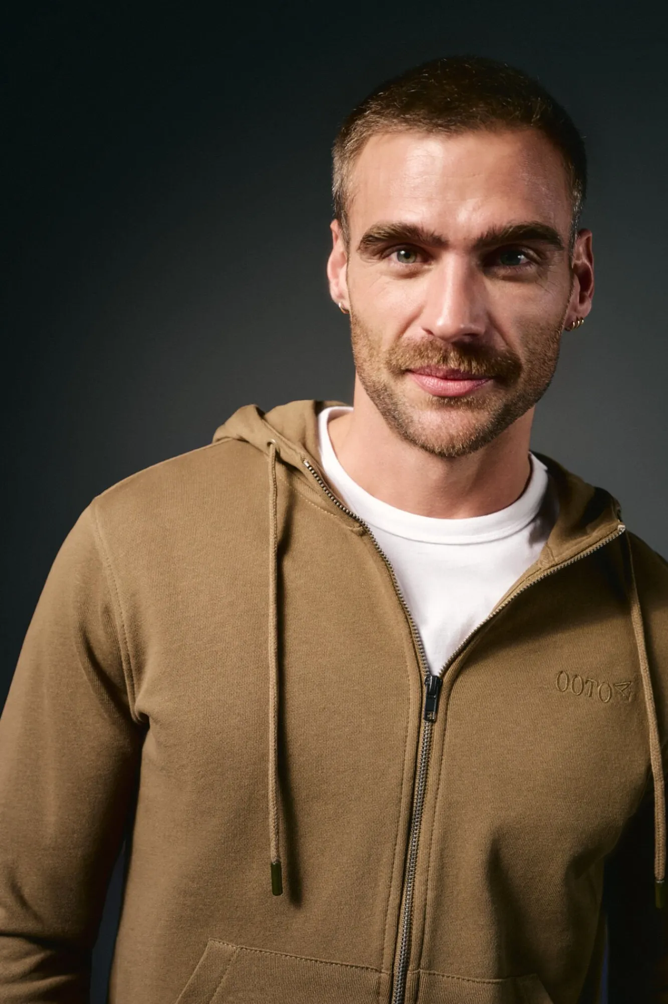 Hombre OOTO Jerséis>Cárdigan con capucha