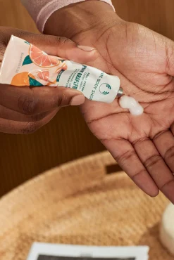 The Body Shop Cosmética Corporal>Crema de manos de Pomelo Rosa