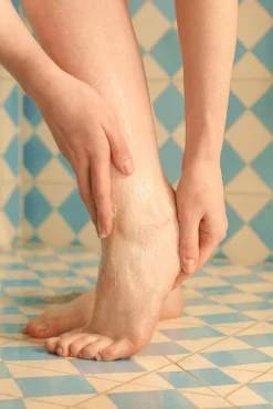 The Body Shop Cosmética Corporal>Exfoliante Calmante de Piedra Pómez y Menta para Pies