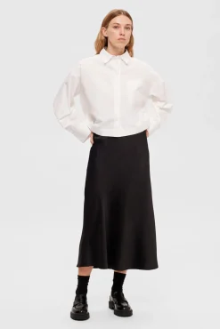 Mujer Selected Faldas>Falda midi fluida confeccionada con materiales reciclados.