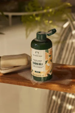 The Body Shop Cosmética Corporal>Gel de Ducha Cremoso de Leche de Almendras 250ml