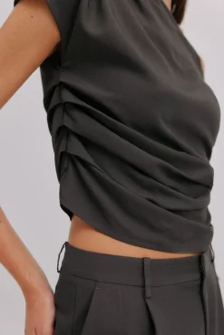 Mujer Hoss Intropia Camisetas>Gisèle. Top asimétrico