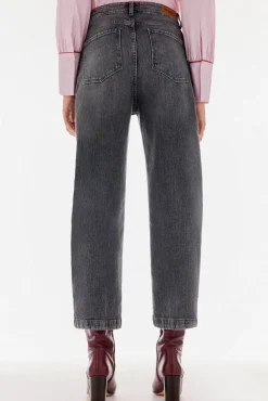 Mujer TFP by Tamara Falcó Vaqueros><noscript><img width=