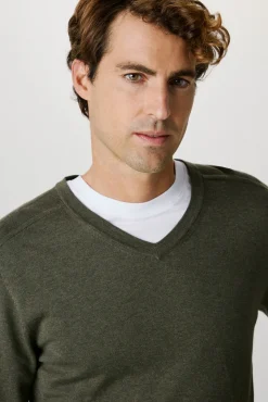 Hombre Selected Jerséis>Jersey de cuello V confeccionado con algodón orgánico. Regular Fit.