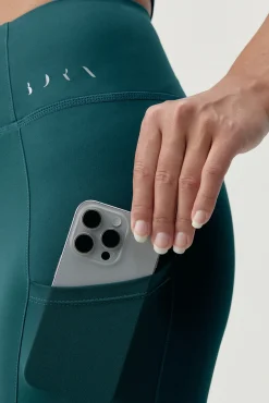 Mujer Born Living Yoga Deporte><noscript><img width=