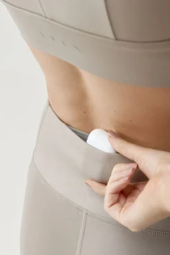 Mujer Born Living Yoga Deporte><noscript><img width=