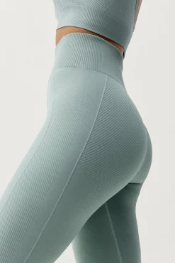 Mujer Born Living Yoga Deporte><noscript><img width=