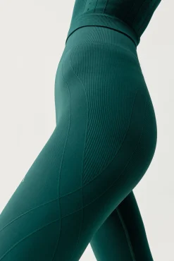 Mujer Born Living Yoga Deporte><noscript><img width=