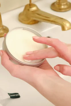 The Body Shop Cosmética Facial><noscript><img width=