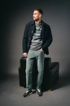 Hombre OOTO Pantalones><noscript><img width=