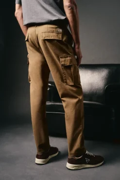 Hombre OOTO Pantalones>Pantalón cargo slim fit