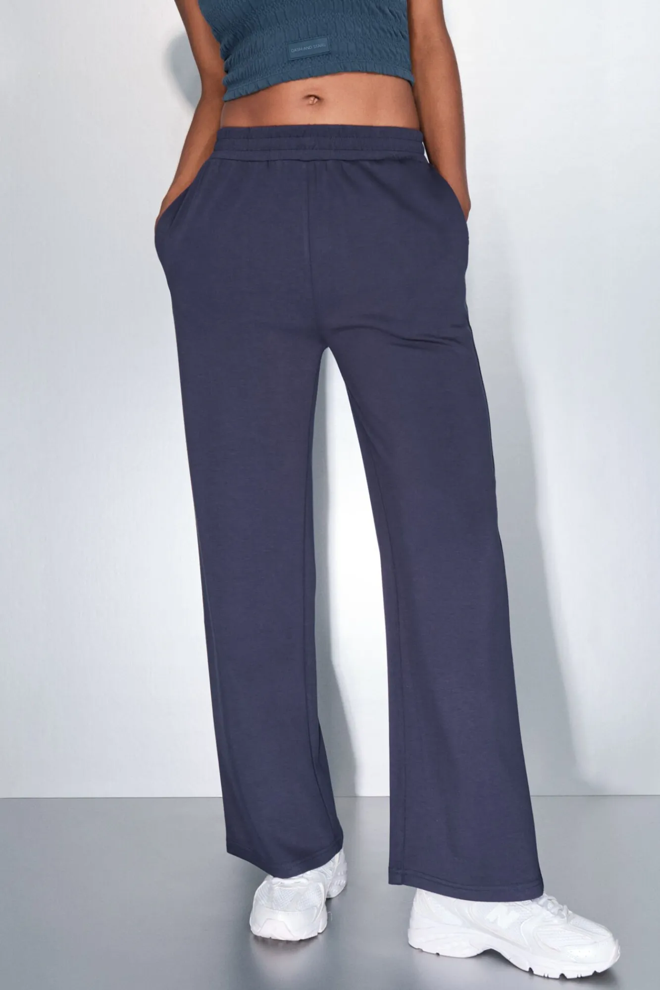 Mujer Dash and Stars Deporte>Pantalón recto ancho oscuro