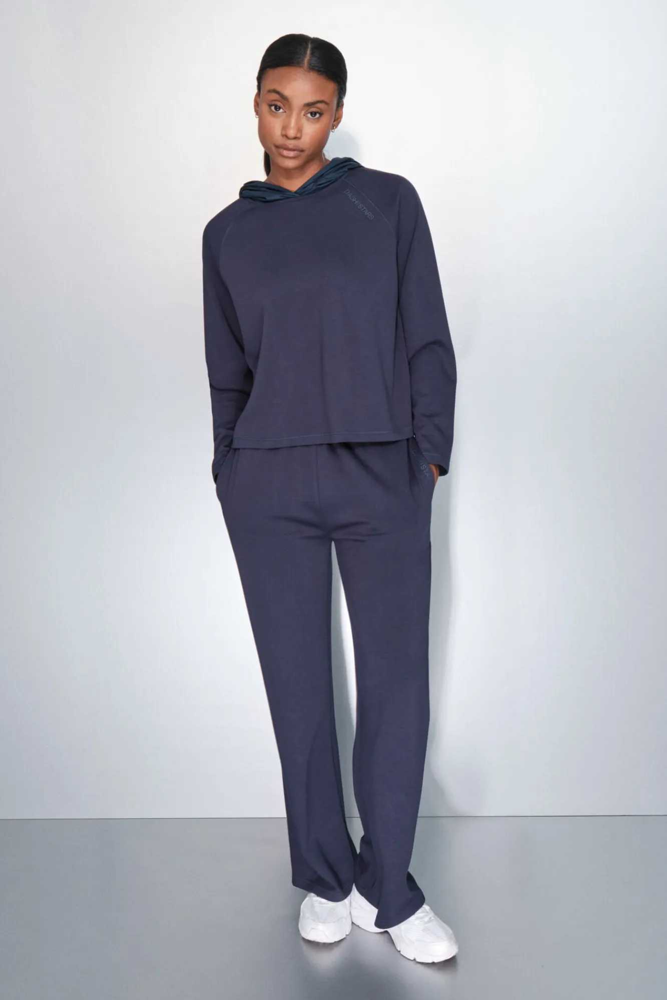 Mujer Dash and Stars Deporte>Pantalón recto ancho oscuro