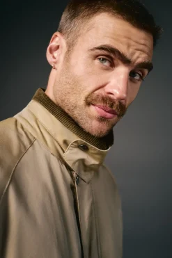 Hombre OOTO Abrigos><noscript><img width=