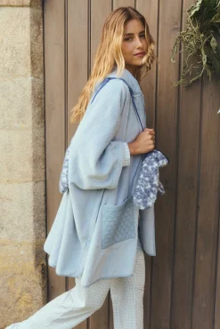 Mujer Women'secret Batas>Poncho corto polar relieve