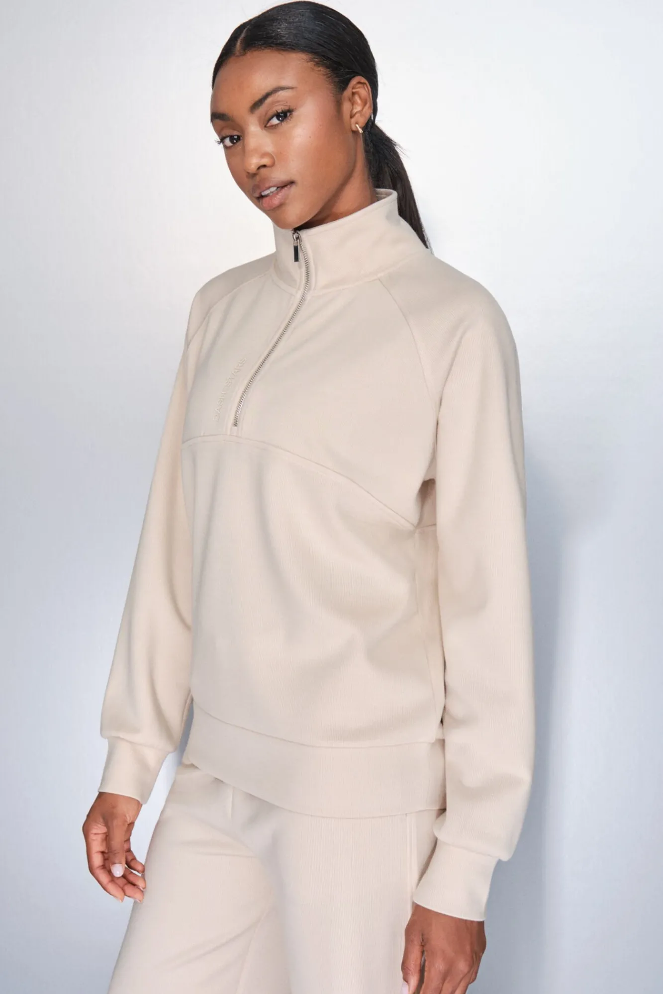 Mujer Dash and Stars Deporte|Sudaderas>Sudadera cuello cremallera beige