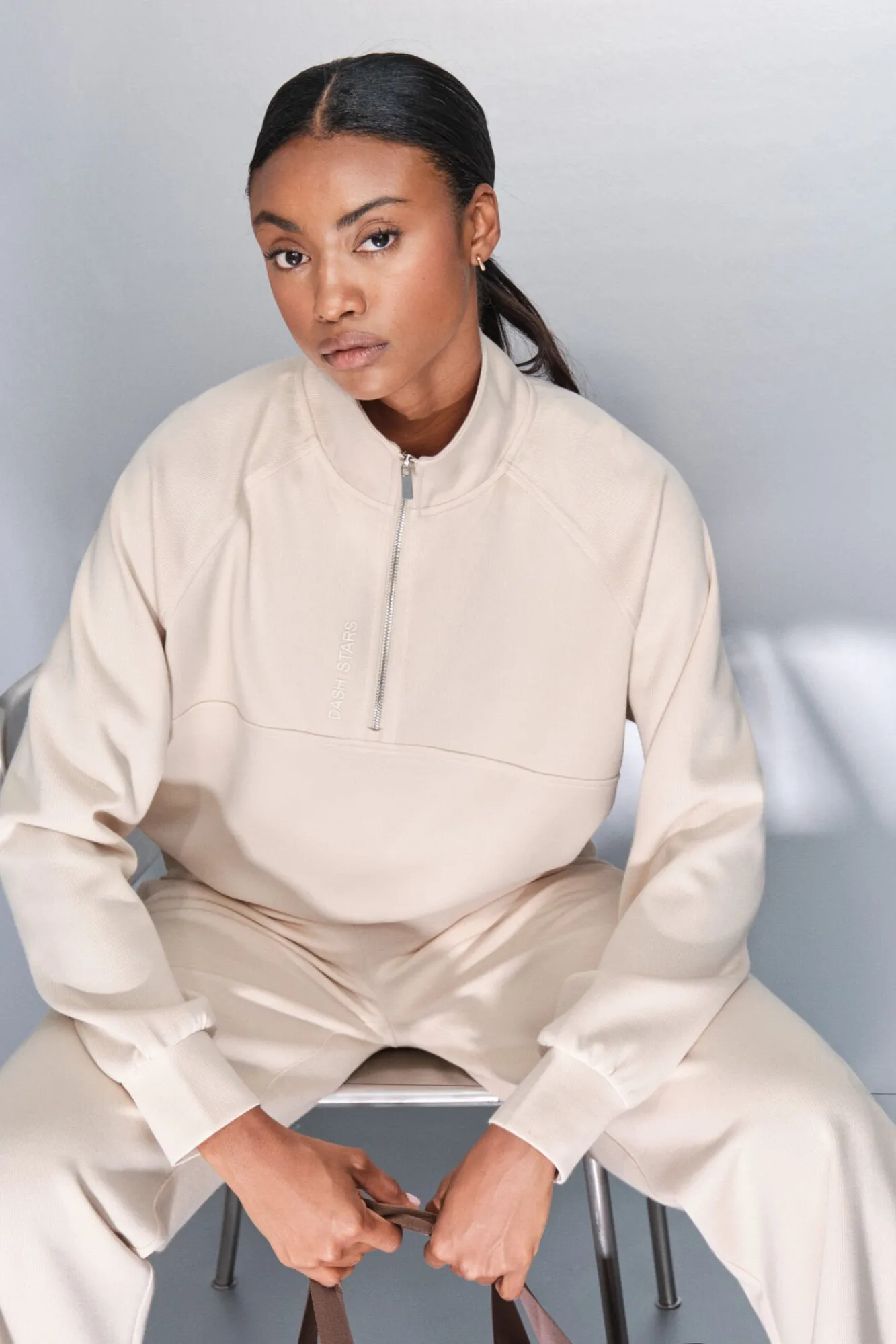 Mujer Dash and Stars Deporte|Sudaderas>Sudadera cuello cremallera beige