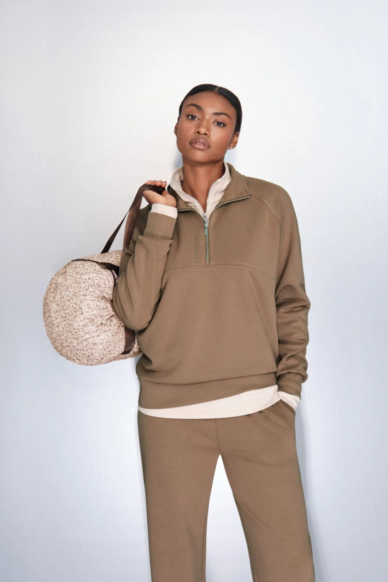 Mujer Dash and Stars Deporte|Sudaderas>Sudadera cuello cremallera marrón