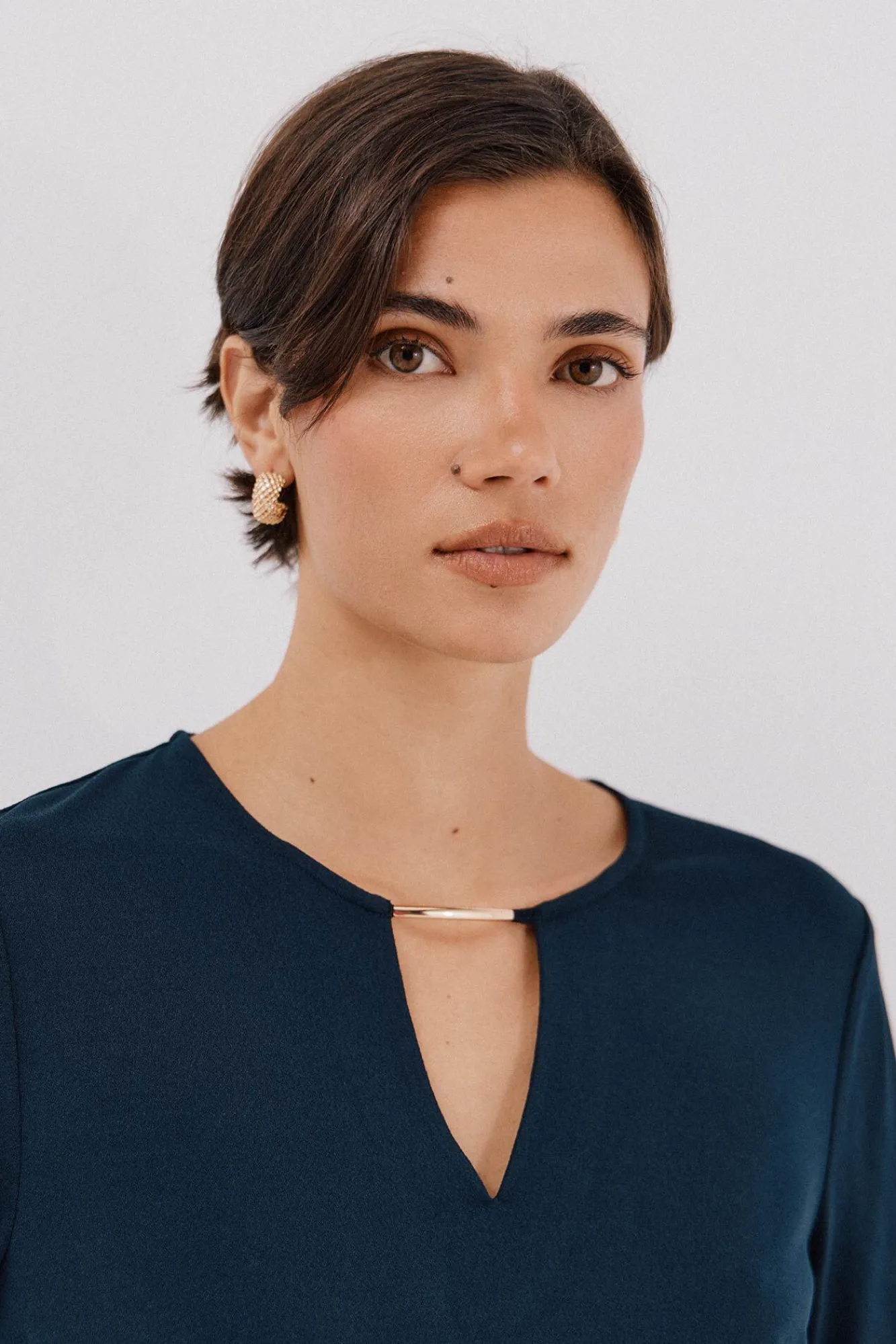 Mujer Cortefiel Camisetas>Top pieza dorada escote