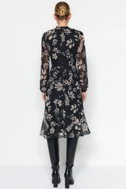 Mujer Trendyol Vestidos><noscript><img width=